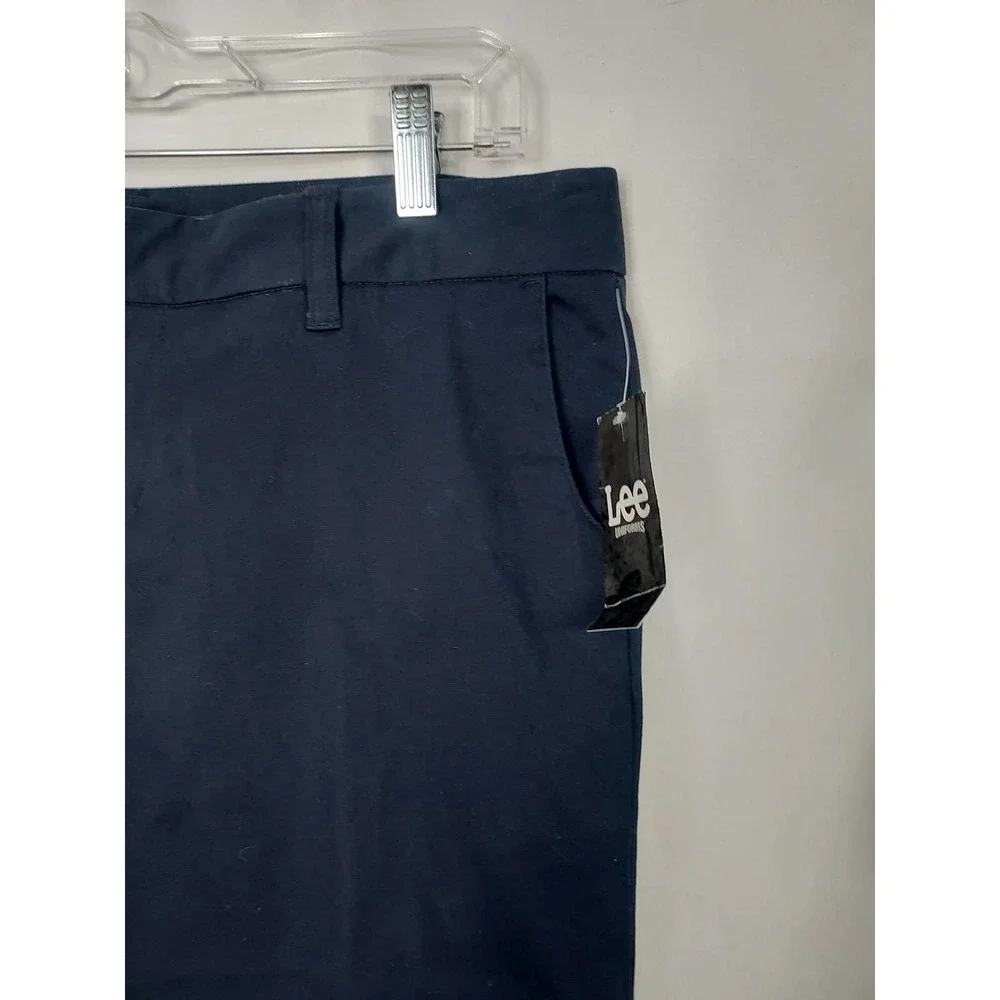 Lee Navy Classic Bermuda NWT Shorts. Size 13 - Picture 4 of 9
